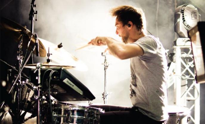 Davy Deckmijn doet Roland Hybrid Drum Clinics Tour 