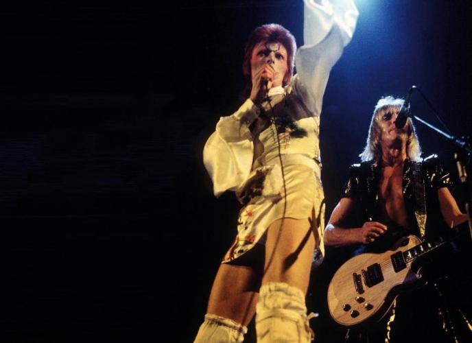 David Bowies gitaargiganten - leer de stijlen van Mick Ronson, SRV,  Nile Rodgers en meer