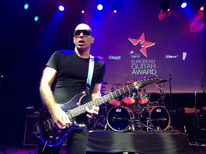 Uitreiking Sena European Guitar Award aan Joe Satriani