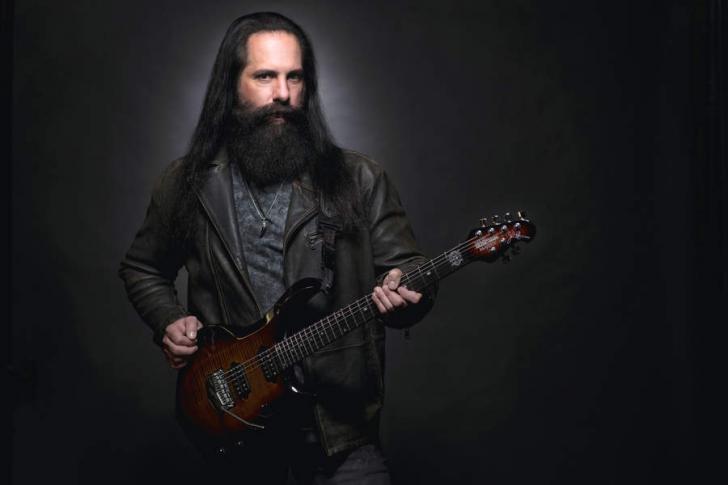 John Petrucci wint de Sena Performers European Guitar Award 2019